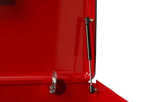 Hydraulic struts prevent the lid from falling shut, protecting fingers, hands and arms.